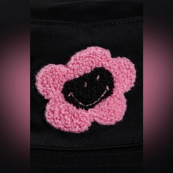 🍄HOST PICK🍄Smiley x By Samii Ryan Caution Smiles Cotton Bucket Hat, Blk/Pnk, NWT - Picture 3 of 6